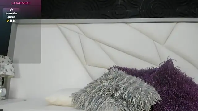 AbigailWilliams  online show from 12.04.25