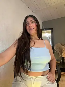 Snapshot of emmily_d chatting on 10.17.25 emmily d online show from 10.17.25