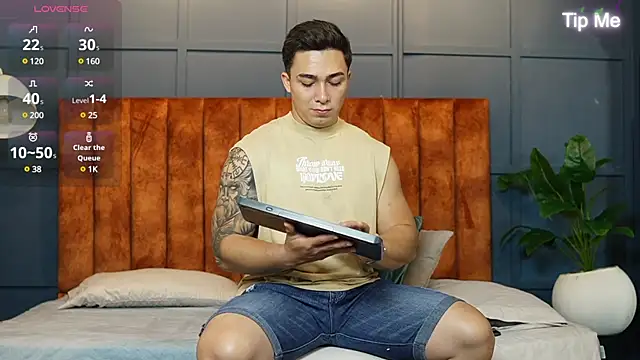 Ryan Hunt online show from 03.12.25