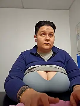 Snapshot of DevilDahm chatting on 01.13.25 DevilDahm online show from 01.13.25