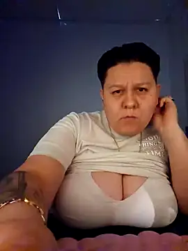 Snapshot of DevilDahm chatting on 02.06.25 DevilDahm online show from 02.06.25