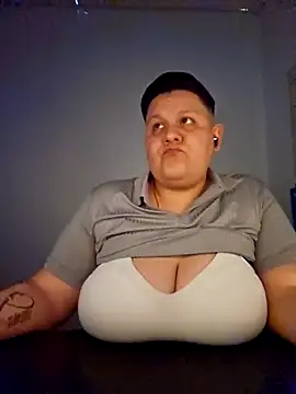 Snapshot of DevilDahm chatting on 02.18.25 DevilDahm online show from 02.18.25