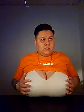 Snapshot of DevilDahm chatting on 02.20.25 DevilDahm online show from 02.20.25