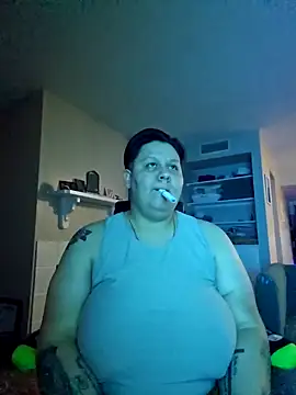 Snapshot of DevilDahm chatting on 09.13.25 DevilDahm online show from 09.13.25