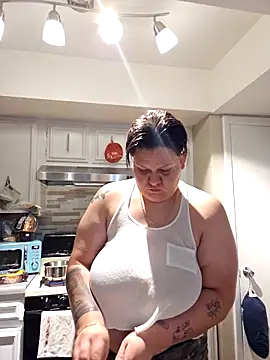 Snapshot of DevilDahm chatting on 10.05.25 DevilDahm online show from 10.05.25