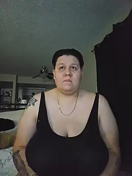 Snapshot of DevilDahm chatting on 11.06.25 DevilDahm online show from 11.06.25