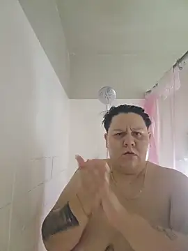 Snapshot of DevilDahm chatting on 11.13.25 DevilDahm online show from 11.13.25