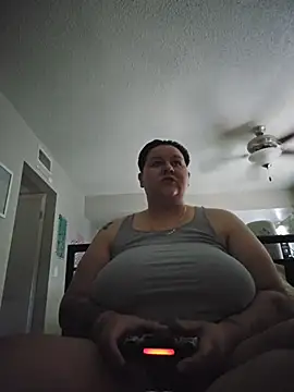 Snapshot of DevilDahm chatting on 11.14.25 DevilDahm online show from 11.14.25