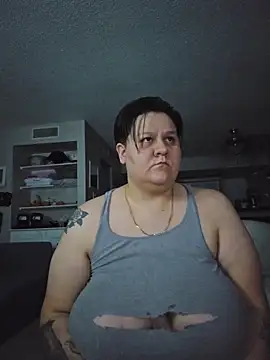 Snapshot of DevilDahm chatting on 11.26.25 DevilDahm online show from 11.26.25