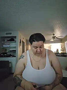 Snapshot of DevilDahm chatting on 12.16.25 DevilDahm online show from 12.16.25