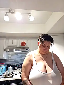 Snapshot of DevilDahm chatting on 12.19.25 DevilDahm online show from 12.19.25