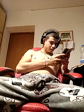 Snapshot of BigDickEnrg7195 chatting on 12.01.24 BigDickEnrg7195 online show from 12.01.24