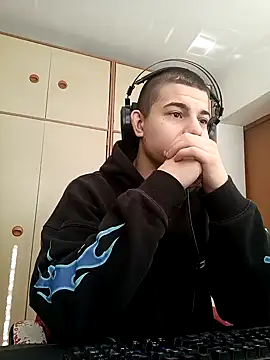 Snapshot of BigDickEnrg7195 chatting on 02.05.25 BigDickEnrg7195 online show from 02.05.25