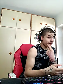 Snapshot of BigDickEnrg7195 chatting on 02.06.25 BigDickEnrg7195 online show from 02.06.25