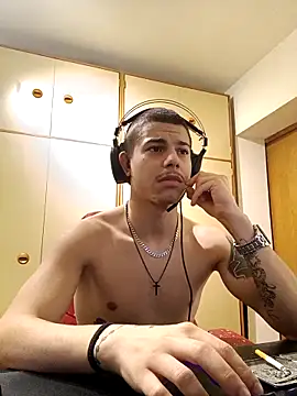 Snapshot of BigDickEnrg7195 chatting on 02.19.25 BigDickEnrg7195 online show from 02.19.25