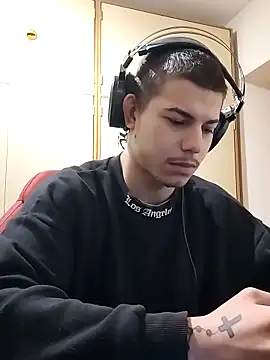 Snapshot of BigDickEnrg7195 chatting on 02.21.25 BigDickEnrg7195 online show from 02.21.25