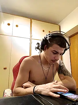 Snapshot of BigDickEnrg7195 chatting on 02.22.25 BigDickEnrg7195 online show from 02.22.25