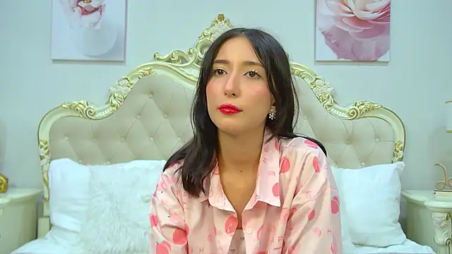 NicoleLimp online show from 01.14.25