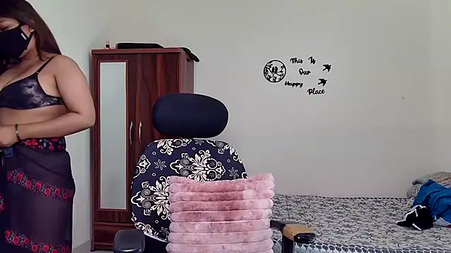 Hoty-Shivangi online show from 03.15.26