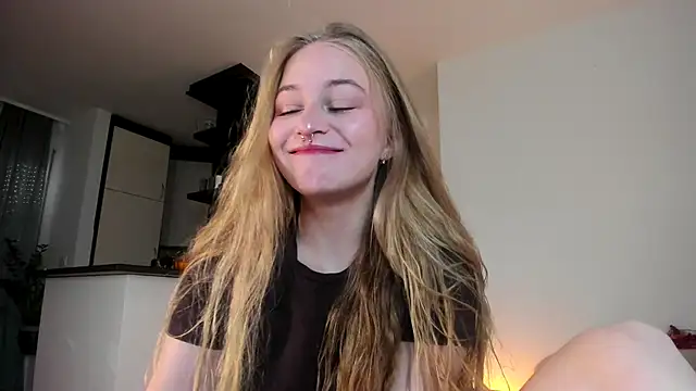 MiaMews online show from 10.24.25