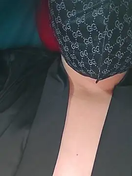 girldam95 online show from 12.15.25