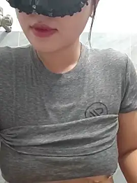 Snapshot of girldam95 chatting on 07.18.26 girldam95 online show from 07.18.26