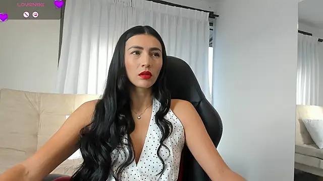 Snapshot of coniie_jhons chatting on 05.15.26 coniie jhons online show from 05.15.26