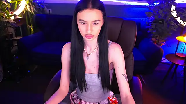 Snow WhiteeeX online show from 01.28.25