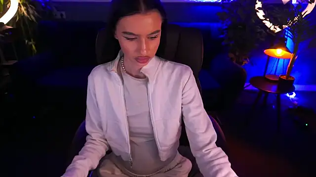 Snow WhiteeeX online show from 01.29.25