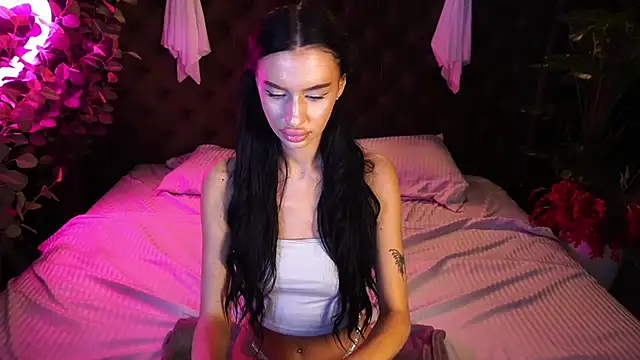 Snow WhiteeeX online show from 10.27.25