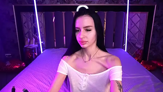 Snow WhiteeeX online show from 02.17.26