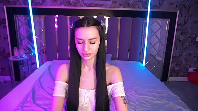 Snow WhiteeeX online show from 03.12.26