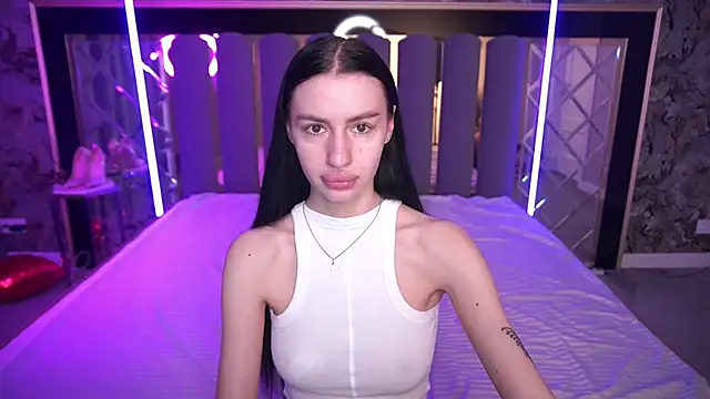 Snow WhiteeeX online show from 04.06.26