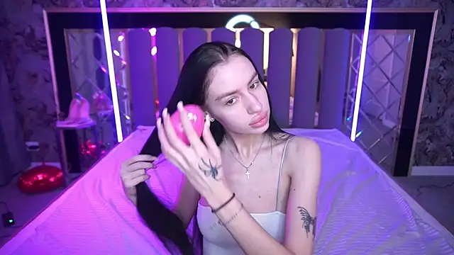 Snow WhiteeeX online show from 04.09.26