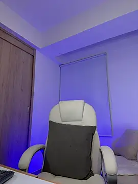 Lanataylor- online show from 10.25.25