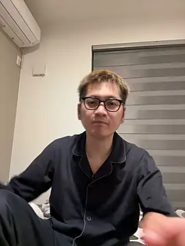 Snapshot of kensnb chatting on 04.19.26 kensnb online show from 04.19.26