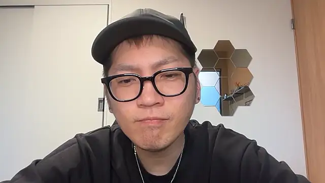 Snapshot of kensnb chatting on 04.19.26 kensnb online show from 04.19.26