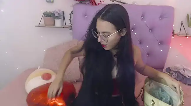 Snapshot of Freyja_01 chatting on 02.14.25 Freyja 01 online show from 02.14.25