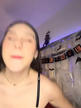  ISABELLA HOT  online show from 10.22.25