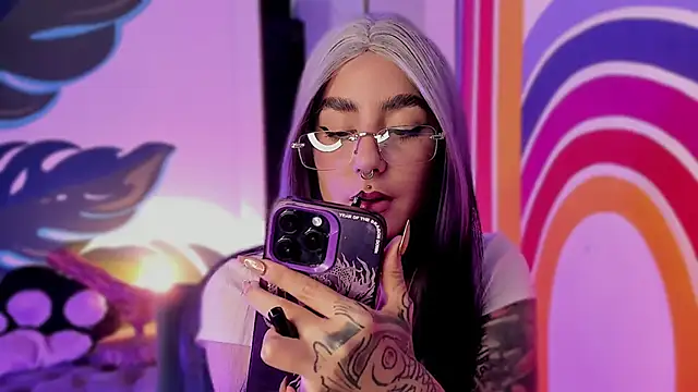 Alice woodville online show from 09.16.25