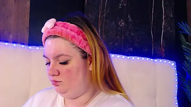 MelanieBrownn online show from 03.10.26