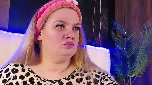 MelanieBrownn online show from 04.16.26