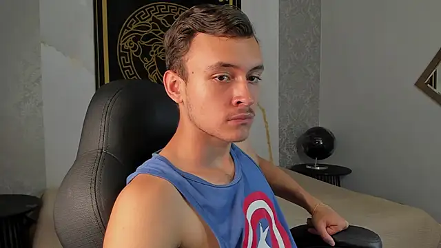 Desmon Clark online show from 01.11.25