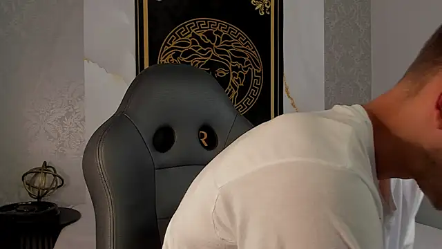 Desmon Clark online show from 02.25.25