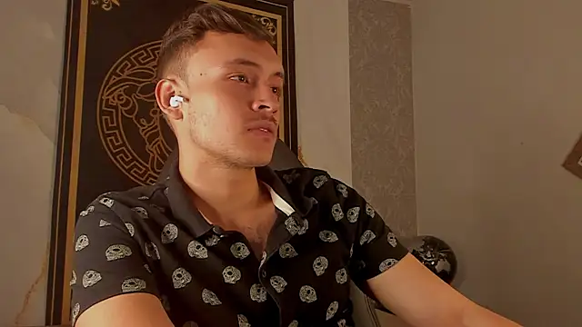 Desmon Clark online show from 10.02.25