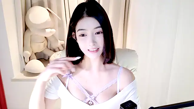 Snapshot of initial-lucky chatting on 12.16.24 initial-lucky online show from 12.16.24