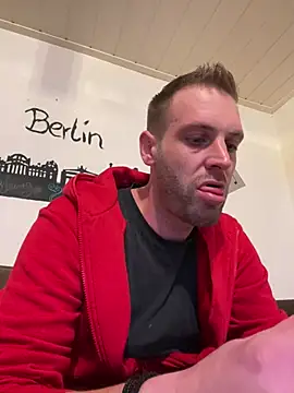 Snapshot of privat-official chatting on 12.30.24 privat-official online show from 12.30.24