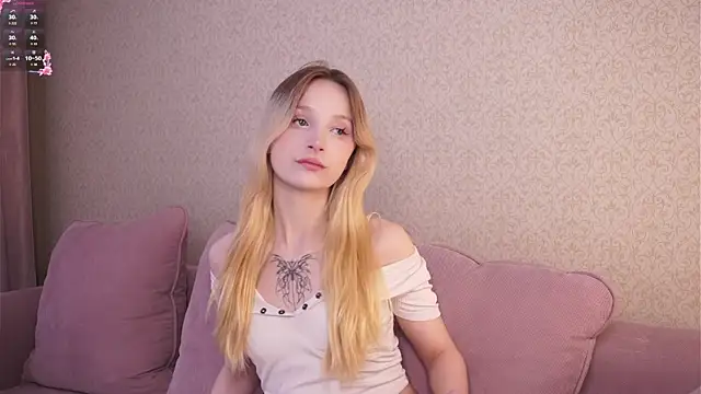 Snapshot of Naughty__Couplles chatting on 09.20.25 Naughty Couplles online show from 09.20.25