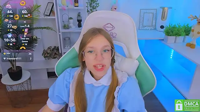 Snapshot of LayriantaVee chatting on 01.18.25 LayriantaVee online show from 01.18.25