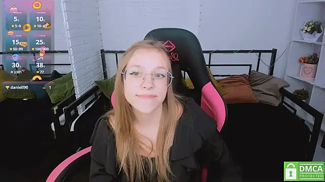 Snapshot of LayriantaVee chatting on 01.21.25 LayriantaVee online show from 01.21.25